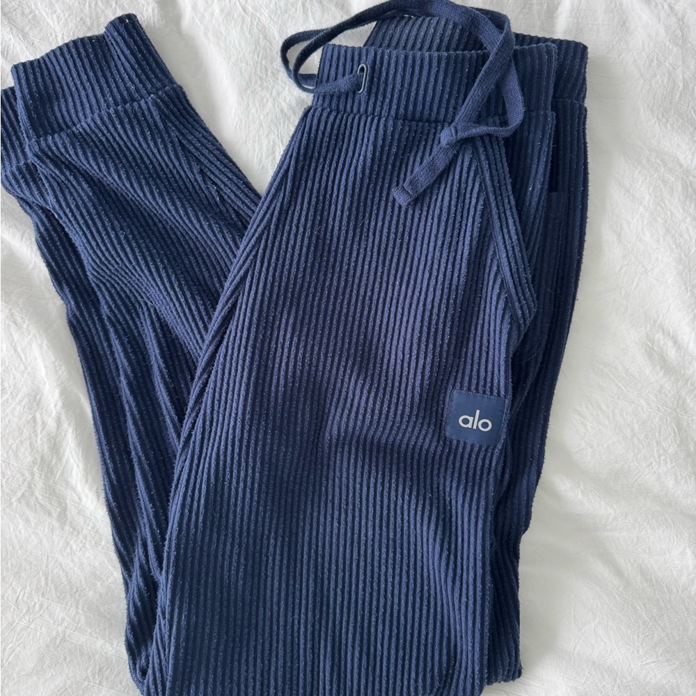 Alo Yoga Navy Muse Sweatpants, Ribbed, Size Small